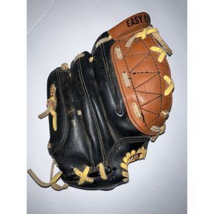 Wilson EZ Catch A2493 Youth Baseball Glove, Right Hand Throw